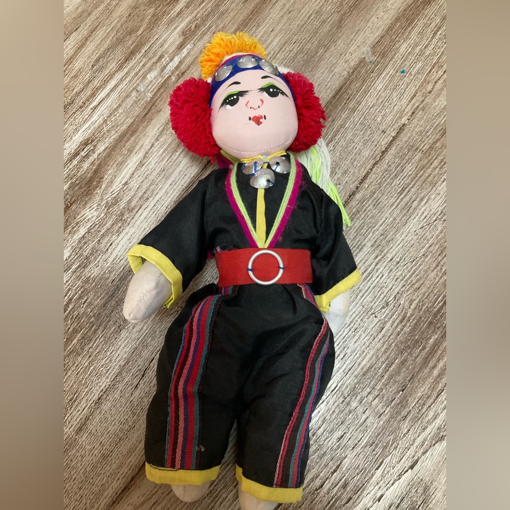 VINTAGE TRADITIONAL GEISHA JAPANESE PLUSH DOLL